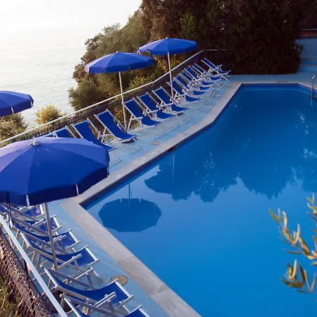 Baia Serena Aparthotel 3*