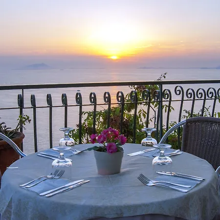 Aparthotel Baia Serena