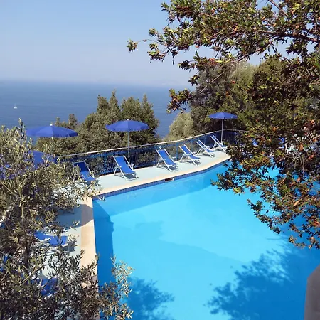 Baia Serena Aparthotel