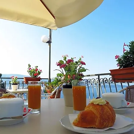 Aparthotel Baia Serena Vico Equense