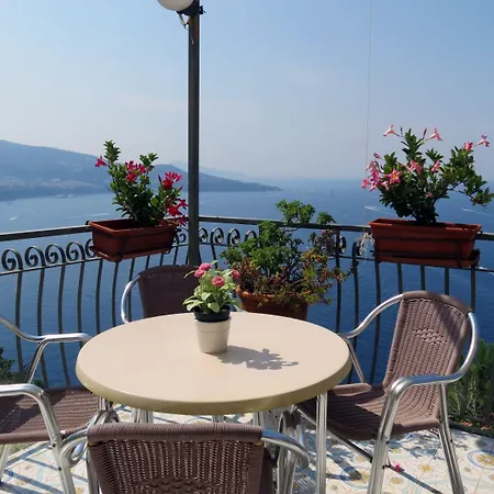 Aparthotel Baia Serena Vico Equense