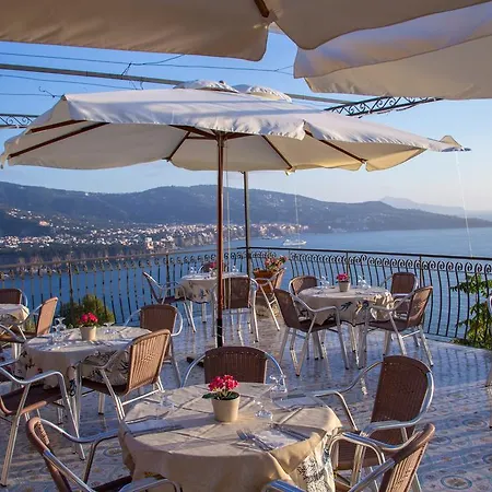 Aparthotel Baia Serena Vico Equense