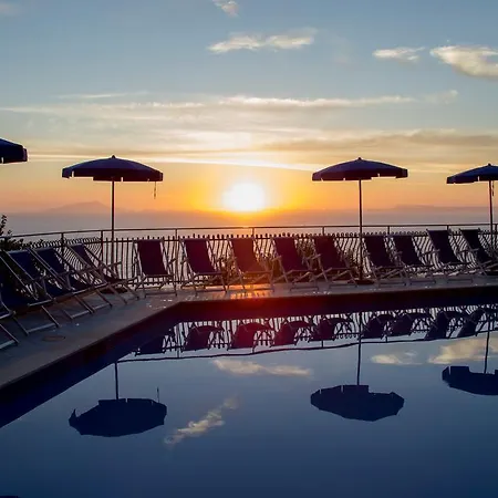 Aparthotel Baia Serena Vico Equense