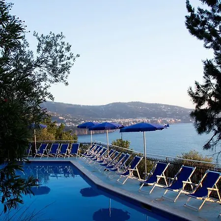 Lejlighedshotel Baia Serena Vico Equense