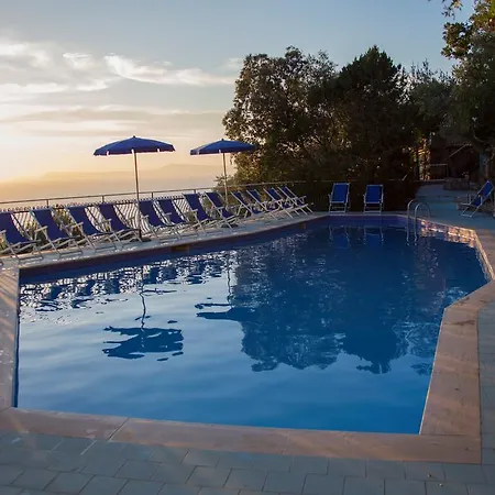 Aparthotel Baia Serena